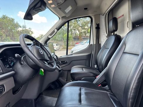 Used 2022 Ford Transit 350 DRW RWD image 12