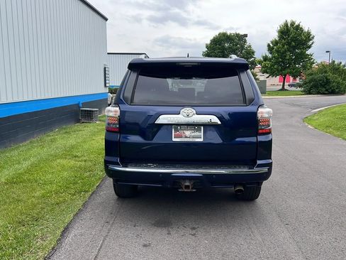 Used 2017 Toyota 4Runner Limited AWD/4WD image 6
