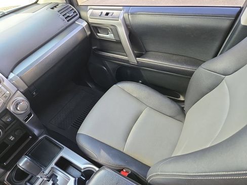 Used 2016 Toyota 4Runner SR5 image 20