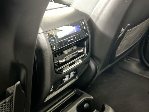 Used 2021 Jeep Grand Cherokee L Limited AWD/4WD image 24