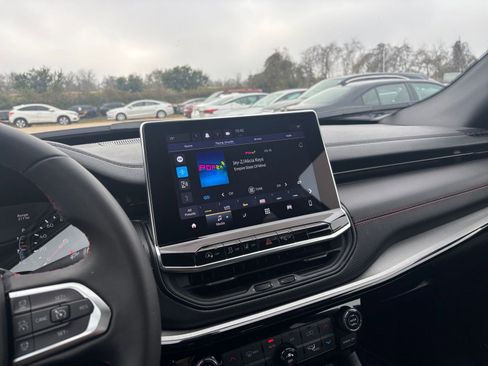 Used 2025 Jeep Compass Trailhawk image 17