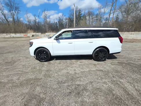 Used 2025 Ford Expedition Max Platinum w/ Stealth Appearance Package AWD/4WD image 7