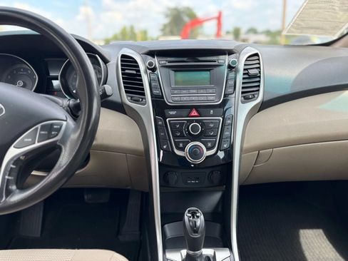 Used 2013 Hyundai Elantra GT FWD image 11
