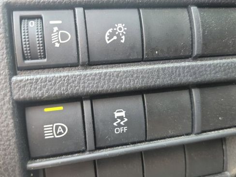 Used 2024 Toyota Tacoma TRD Off-Road image 25