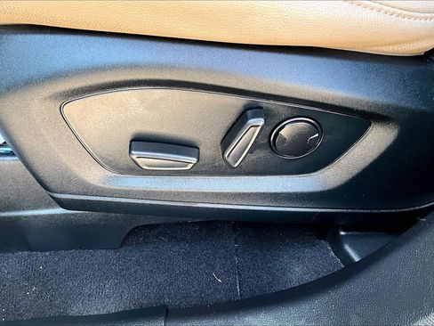 Used 2021 Ford Explorer Limited image 36