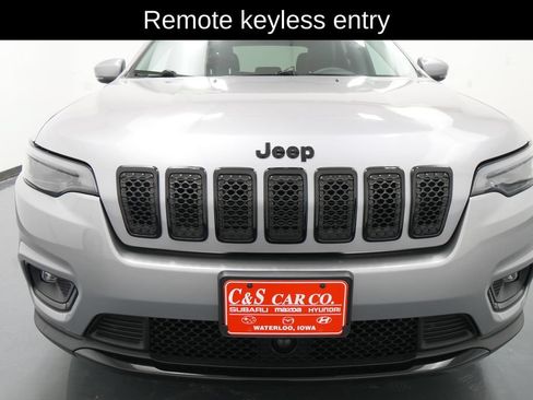 Used 2021 Jeep Cherokee Latitude Plus AWD/4WD image 2
