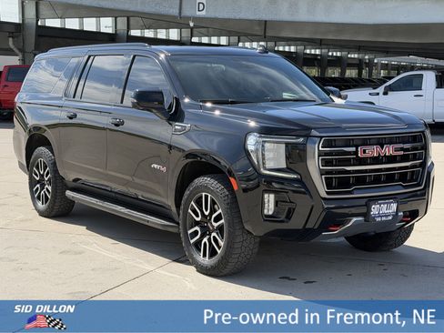 Used 2023 GMC Yukon XL AT4 w/ Technology Package AWD/4WD image 2