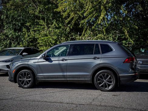 Used 2022 Volkswagen Tiguan SE image 5