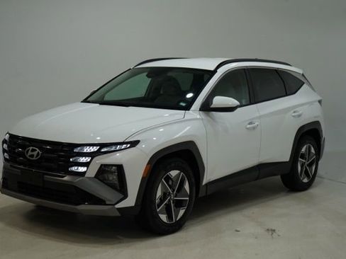 Used 2025 Hyundai Tucson SEL FWD image 3