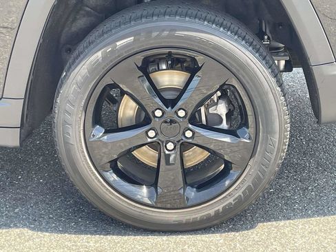 Used 2023 Jeep Grand Cherokee L Laredo AWD/4WD image 12