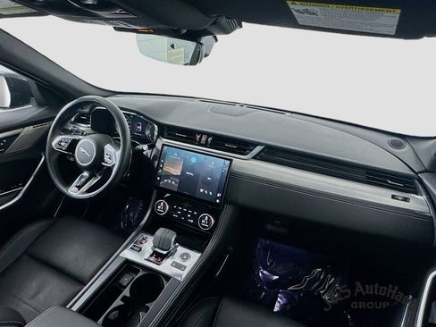 Used 2024 Jaguar F-PACE R-Dynamic S image 30
