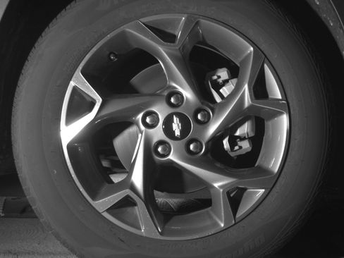Used 2025 Chevrolet Trax LT FWD image 13