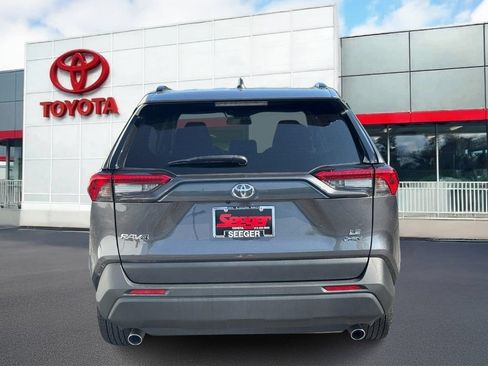 Used 2025 Toyota RAV4 LE AWD/4WD image 5