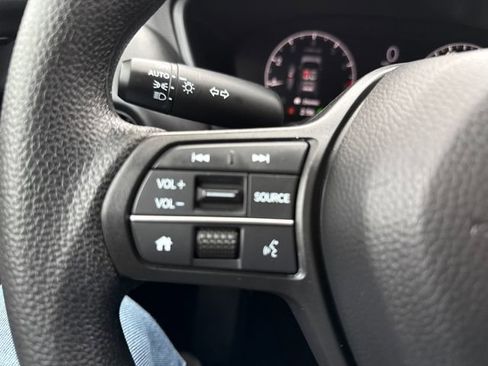 Used 2023 Honda HR-V LX image 24