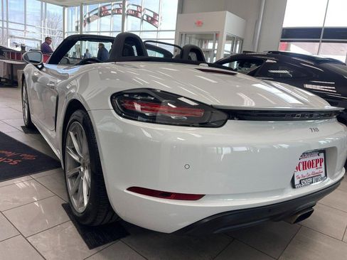 Used 2017 Porsche 718 Boxster image 5