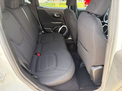 Used 2018 Jeep Renegade Latitude w/ Advanced Technology Group FWD image 28