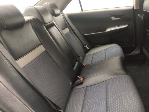Used 2013 Toyota Camry SE FWD image 19