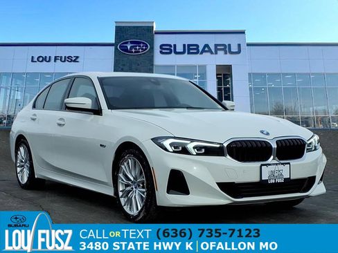 Used 2023 BMW 330e image 1