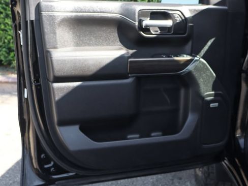 Used 2021 Chevrolet Silverado 1500 LT Trail Boss w/ Convenience Package II AWD/4WD image 17
