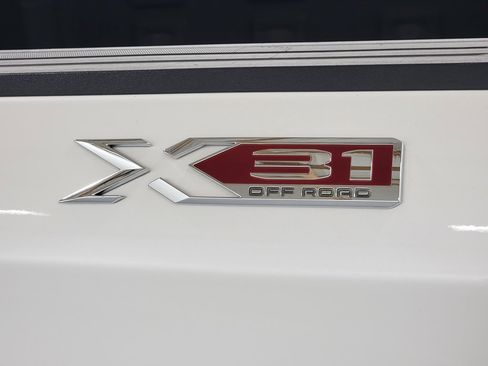 Used 2020 GMC Sierra 1500 SLT w/ SLT Premium Plus Package AWD/4WD image 11