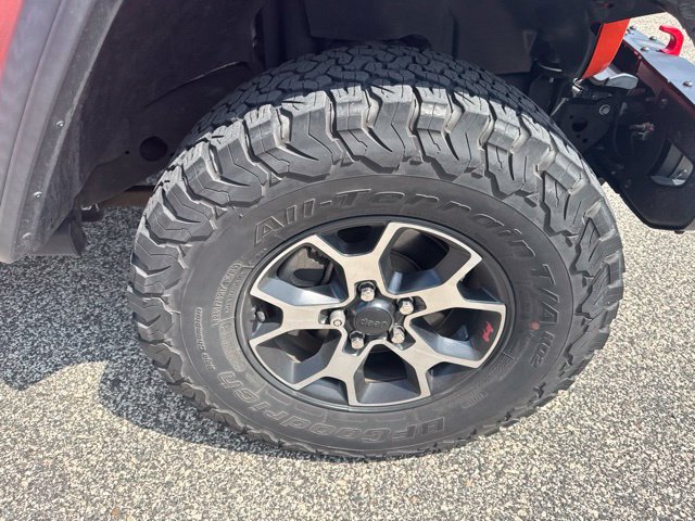 Used 2018 Jeep Wrangler Unlimited Rubicon w/ Dual Top Group AWD/4WD image 12