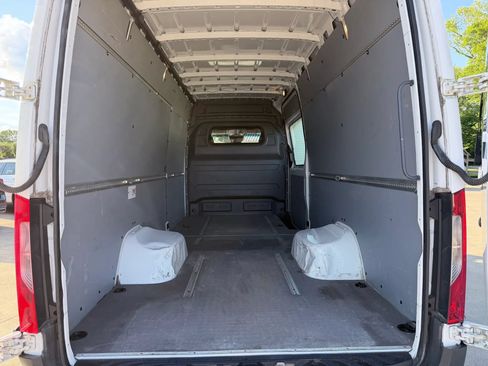 Used 2019 Mercedes-Benz Sprinter 170 Cargo w/ Acoustic Package image 23