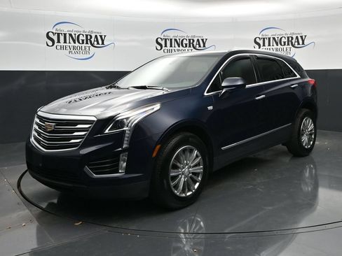 Used 2017 Cadillac XT5 FWD image 3