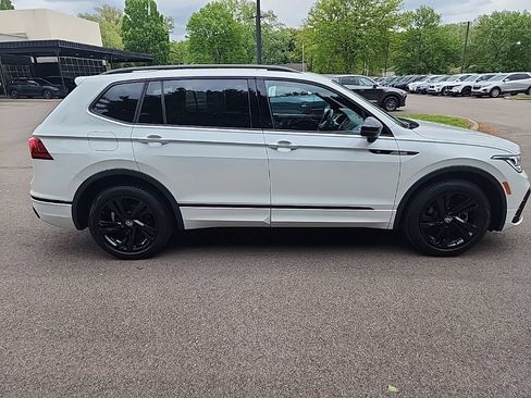 Used 2023 Volkswagen Tiguan SE R-Line AWD/4WD image 4