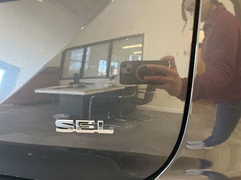 New 2026 Mitsubishi Outlander SEL FWD image 23