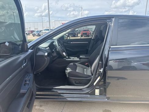 Used 2022 Nissan Altima 2.5 SV FWD image 17