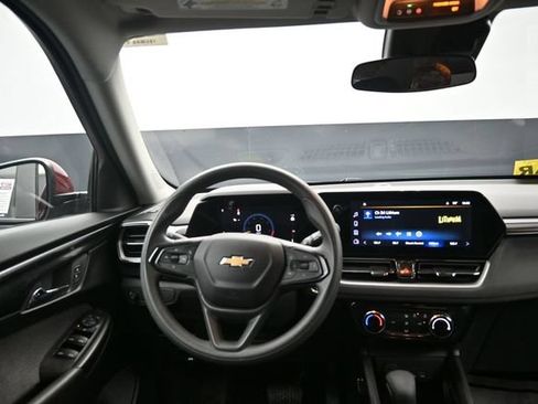 Used 2025 Chevrolet TrailBlazer LT w/ Driver Confidence Package AWD/4WD image 33