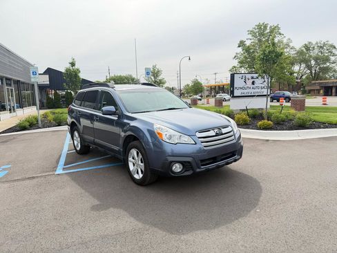 Used 2014 Subaru Outback 2.5i Premium w/ Moonroof Package AWD/4WD image 3