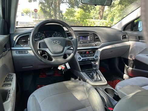 Used 2017 Hyundai Elantra SE FWD image 13
