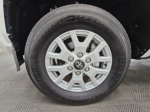 Used 2024 Toyota Tacoma SR image 43