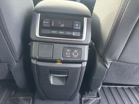 Used 2023 Subaru Ascent Onyx Edition AWD/4WD image 24