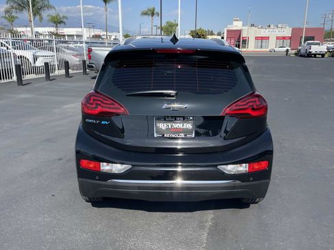 Used 2019 Chevrolet Bolt Premier w/ Infotainment Package image 5