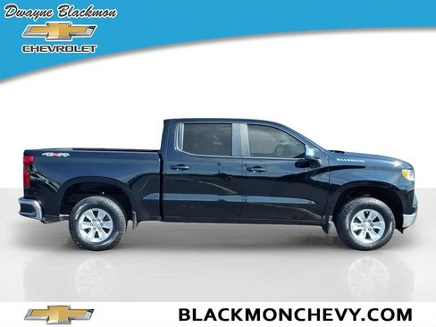Used 2023 Chevrolet Silverado 1500 LT AWD/4WD image 2