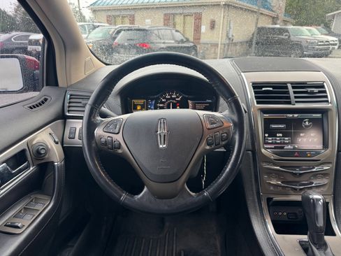 Used 2013 Lincoln MKX AWD image 13