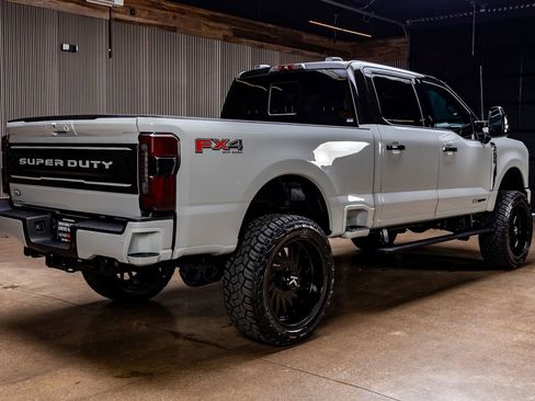 Used 2026 Ford F250 Platinum AWD/4WD image 10