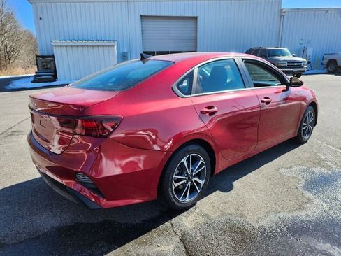 Used 2024 Kia Forte LXS image 7