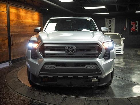 Used 2025 Toyota Tacoma TRD Sport image 4