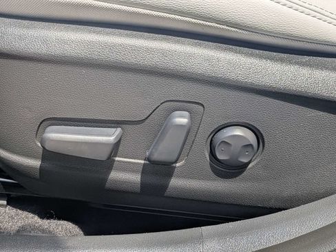 Used 2022 Hyundai Kona Limited FWD image 20