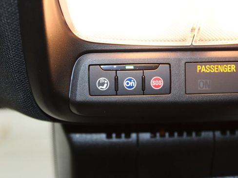 Used 2024 Chevrolet Colorado Z71 w/ Z71 Convenience Package 2 AWD/4WD image 53