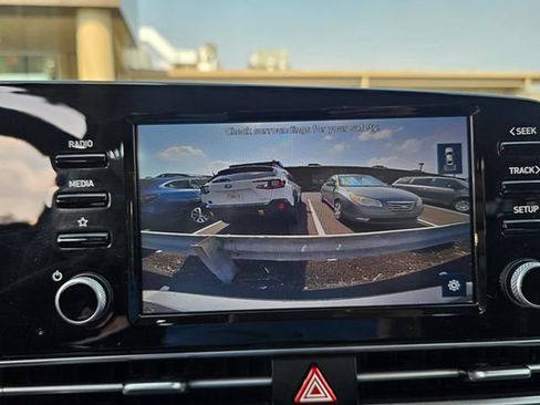 Used 2021 Hyundai Elantra SEL w/ Convenience + Premium Package FWD image 15