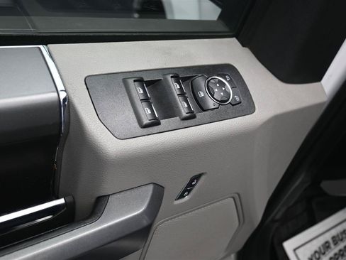 Used 2017 Ford F150 XLT w/ Equipment Group 302A Luxury AWD/4WD image 11