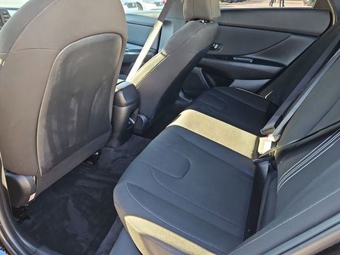 Used 2025 Hyundai Elantra Sport image 15