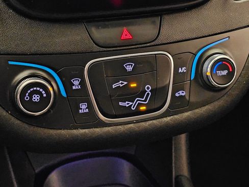 Used 2019 Chevrolet Malibu RS image 21