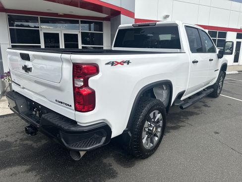 Used 2024 Chevrolet Silverado 2500 Custom w/ Custom Value Package AWD/4WD image 8