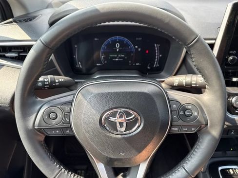 Used 2025 Toyota Corolla Cross XLE w/ Convenience Package AWD/4WD image 16