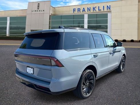 New 2025 Lincoln Navigator Reserve w/ Jet Appearance Package AWD/4WD image 7